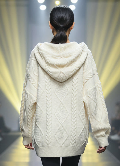 Sanfter Damen Strickcardigan im College-Stil – Gemütliche Strickjacke mit Hornknöpfen